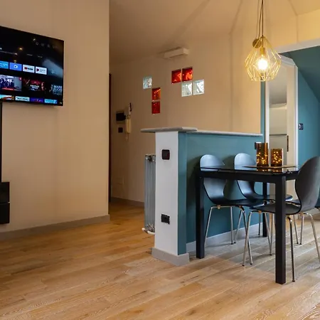 All'ultimo Piano Con Terrazzo * 都灵